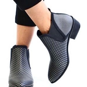 Betabrand 9 Tennis Western Waterproof ankle boots